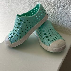 Native metallic mint size 6 toddler